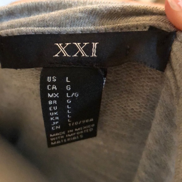 Graphic tee - Picture 3 of 4